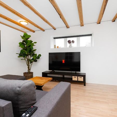 Moderne & Fuldt Udstyret Lejlighed M.Plads Til 4 Hojbjerg Exteriér fotografie