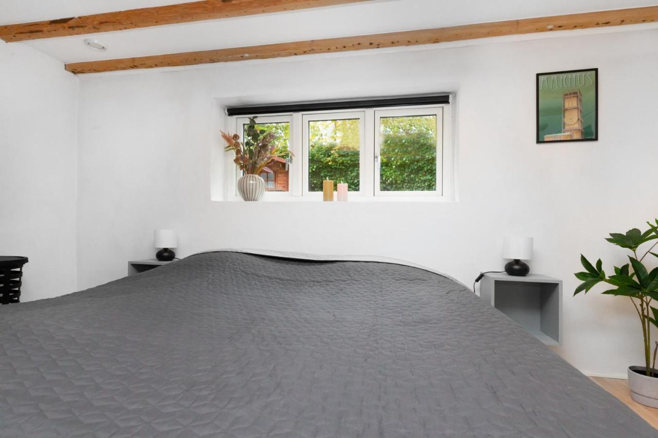 Moderne & Fuldt Udstyret Lejlighed M.Plads Til 4 Hojbjerg Exteriér fotografie
